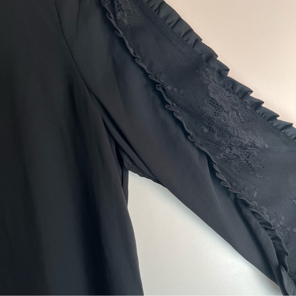 NWT Who what wear sizeL made in China 
Black long sleeve w/ lace sleeve detail - Picture 14 of 16